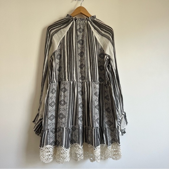 Hemant & Nandita Anew Dress in Black - Picture 11 of 16